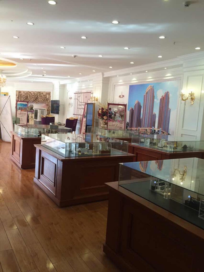 云南省蒙自市朝阳路与育才路交叉口 塞纳公馆售楼部1